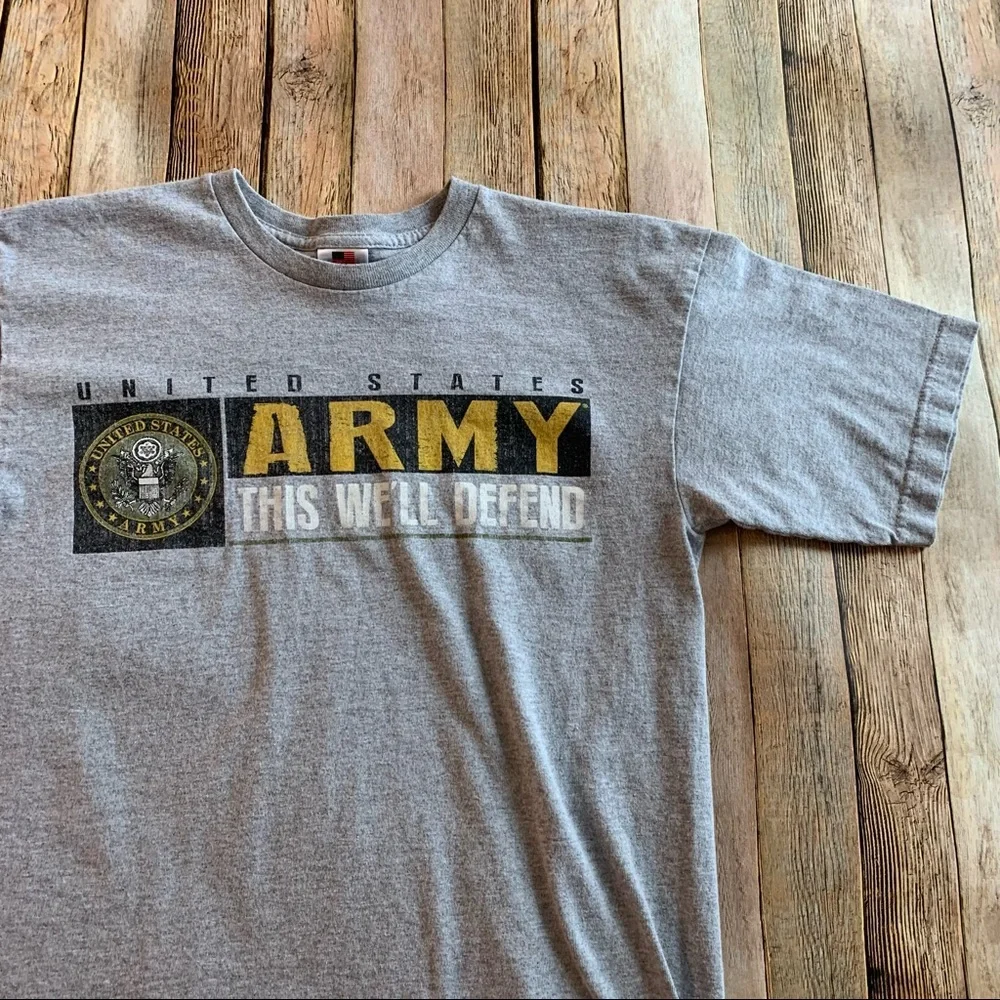 Vintage United States Army men’s short sleeve tee shirt | size medium